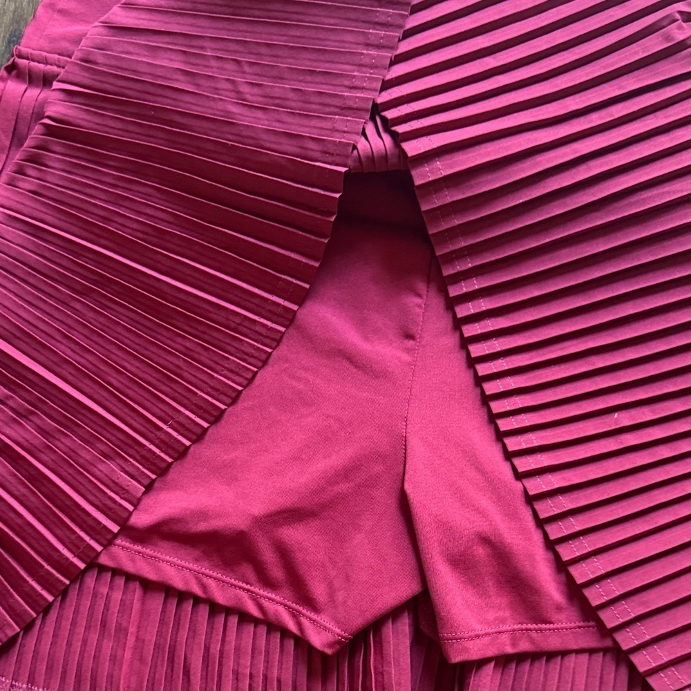 BCG Burgundy Pleated Women's Tennis Skort - Picture 4 of 4
